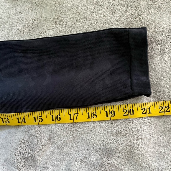 Spanx Look At Me Now Seamless Black Grey Camo Leggings Size Medium Athleisure - Picture 13 of 13